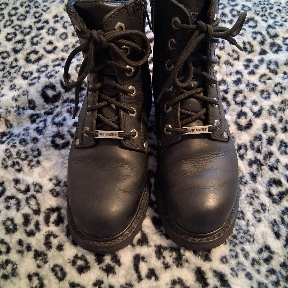 Harley-Davidson Black Leather Lace-Up Ankle Boots with Side Zipper - Picture 3 of 6